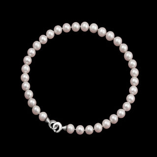 Collar de perlas en rosa